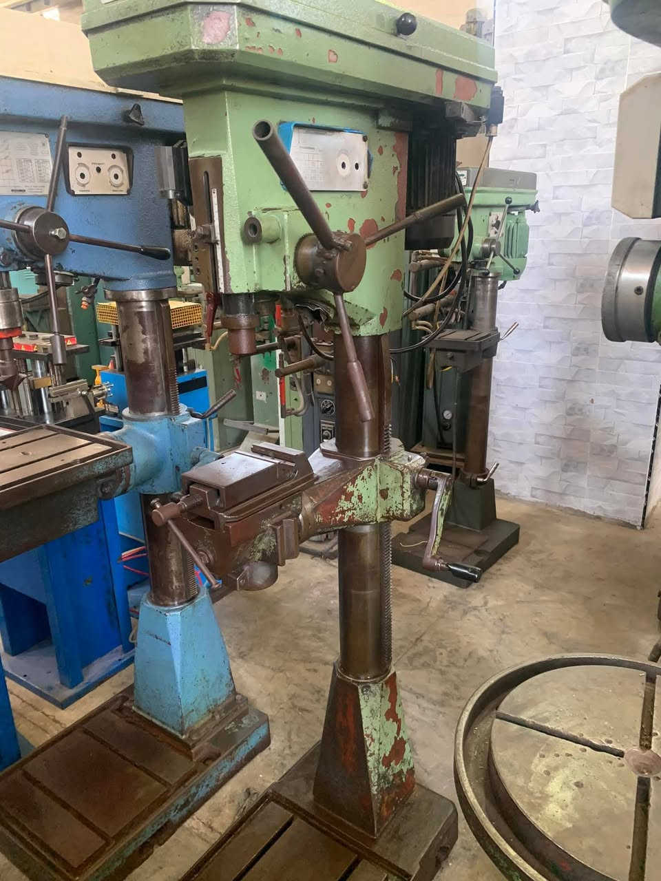 السلام عليكم للبيع ***********
