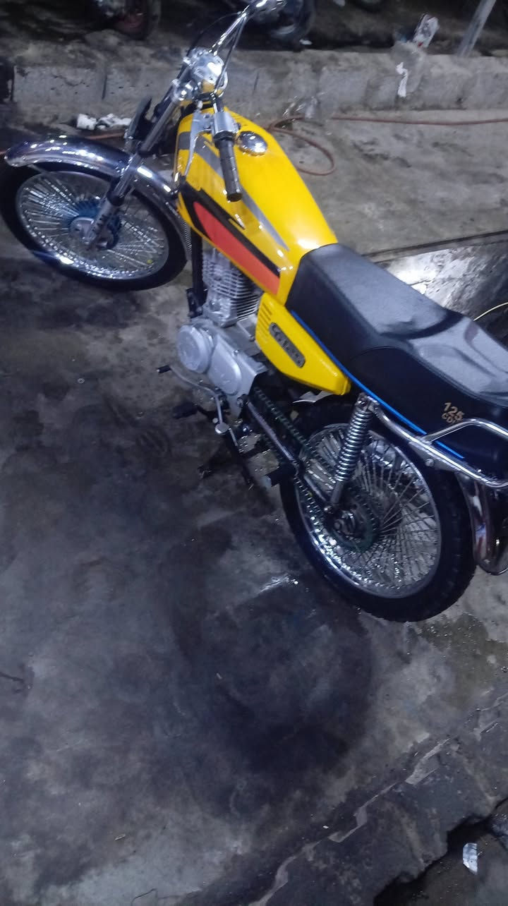 السلام عليكم دراجه ايراني للبيع الدراجه قدام عينك ما بيها اي نقص مكان كركوك سعر 360 ***********
