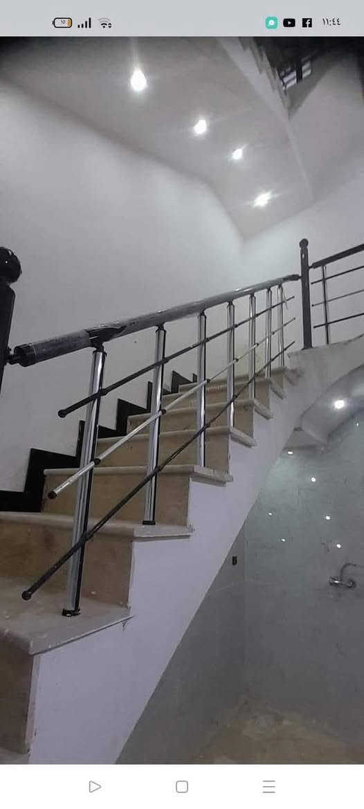 سلام عليكم دار للبيع 70 متر في الطالبيه قرب اداره واقتصاد فرع المخازن بناء 2023 للاستفسار ***********
