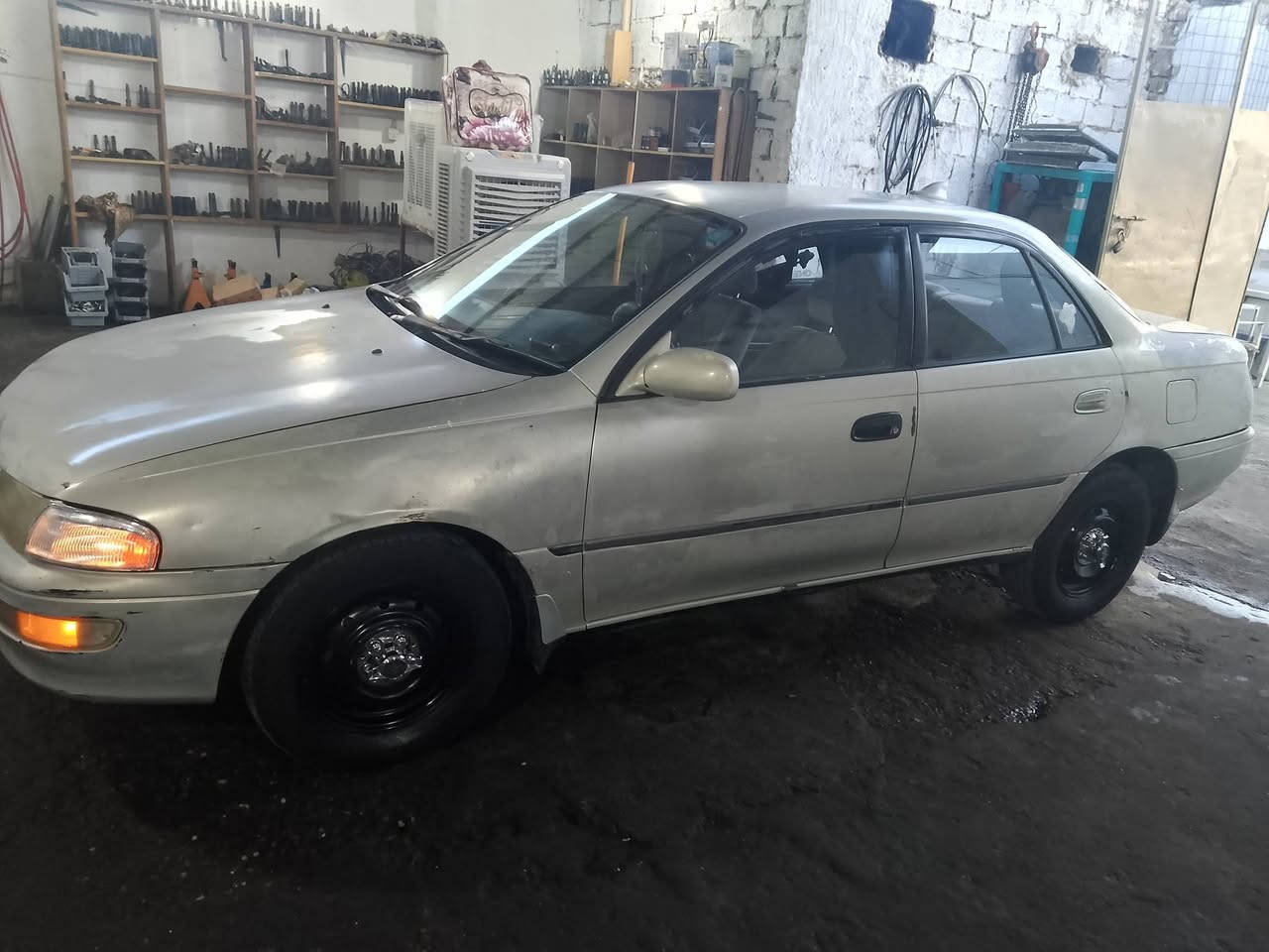 السلام عليكم للبيع كارينا موديل 92 رقم دولي بسمي ديالى
السياره بلاديه فقط صبخ شويه من الجاملوغ الخلفي الايسر وشويه جوه البك لايت الخلفي كهربائيات ابلاديه شرط كير مكينه شرط شاشه كامره خلفيه دواره ويل ابلاد اسود كبات استيل حلوه مكفوله من الصبخ بس جارده السياره بلاديه موس حلوه متعوب عليها اناره داخليه شرط تخمها بلاد ماملعوب بي دشبول يسرى ابلاد تبريد ثلج تدفئه نار هيترات بالجام انسه الضباب السياره مذب عليها دينار بردات جانبيه سعرها 55 ورقه العنوان صلاح الدين قضاء بلد مركز المدينة رقم الهاتف /***********/ تحويل ثاني يوم بسمي
