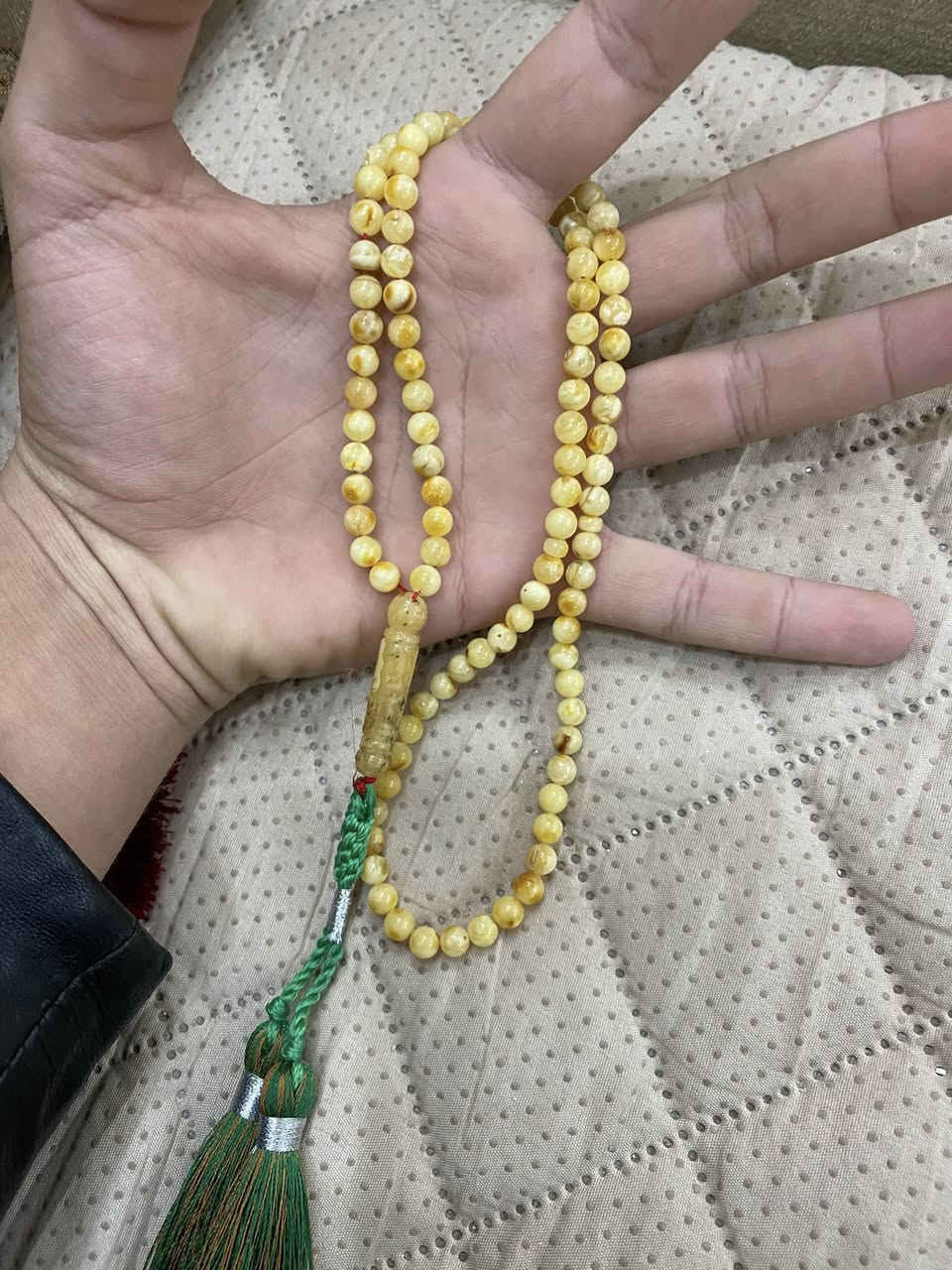 سلام عليكم سبح كهرب السعر مناسب اوزانهن من15ال17غرام للتواصل خاص او واتساب ***********
