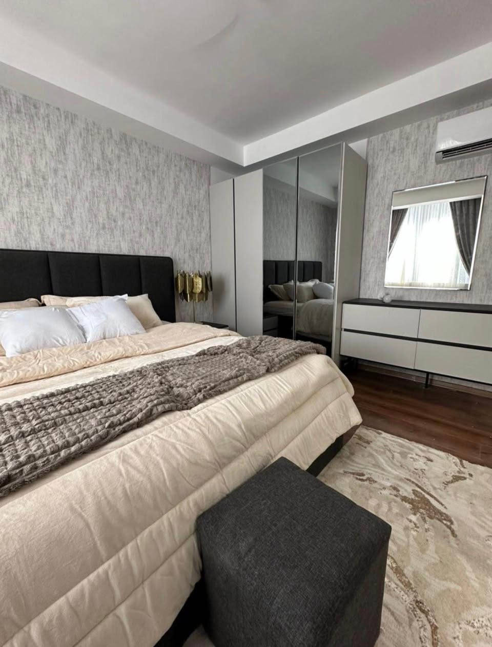 شقة مؤثث للأيجار في امپاير پيريل
غرفتين نوم 
كامل مؤثث
ملاحظة لدينا شقق للبيع هم سواء غرف واحد او غرفتين عليك بس تتصل بالارقام
  
📞☎️ 0750 386 1964 whastup أربيل, العراق
