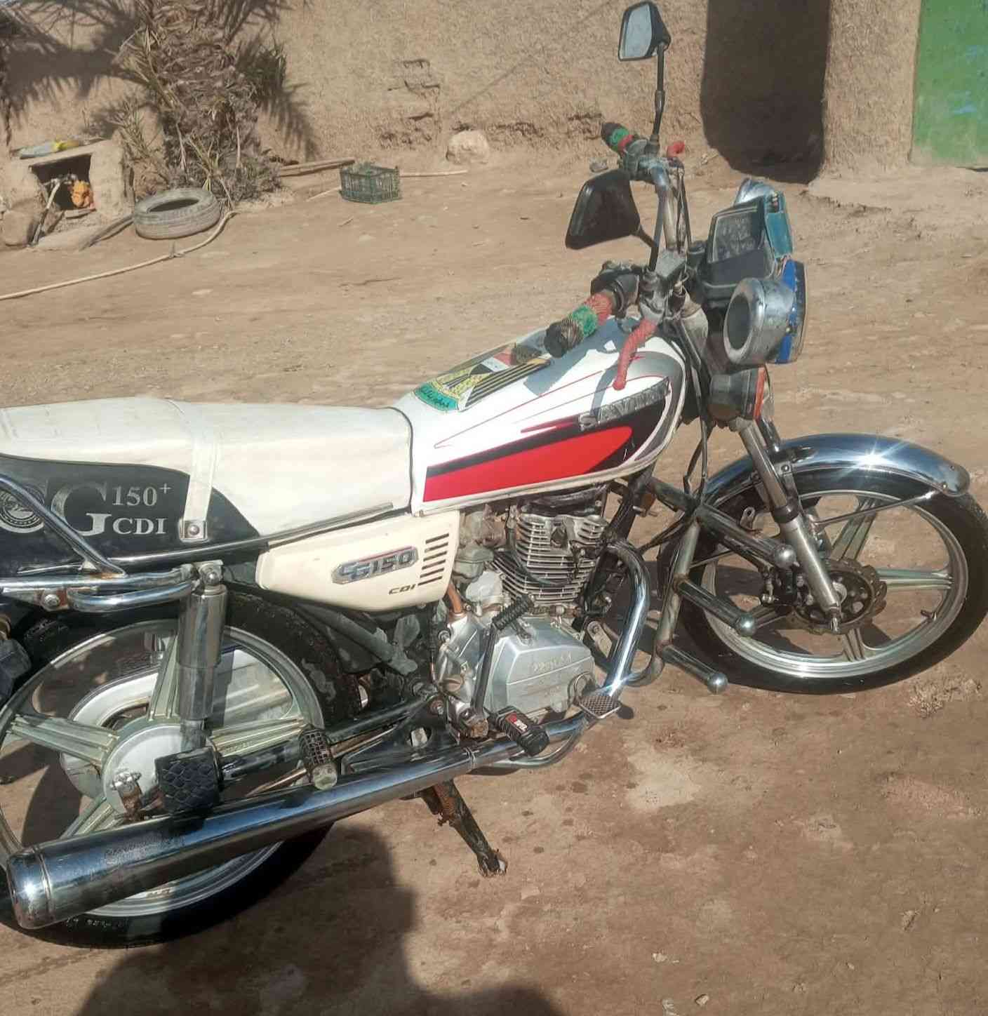 موطور سيفان البيع موديل 2020 نطيف خير من الله السعر 375 وبي مجال***********
