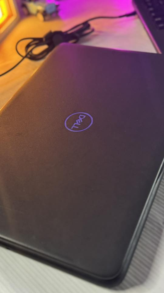 لابتوب ديل نظام اندرويد الاصلي لابتوب للدراسه ويفيد ايضا للتصفح ومشاهدة الافلام
الذاكره 16 كيكا
و4 كيكا عشوائي
بي منفذ usb  2 الشاحنه تجي محولة تايبسي تنقلب 180 درجه * دقه عاليه وضوح وكيبور عربي
انكليزي تصفح بكل سلاسه وسهوله
السعر 50 الف مع التوصيل
توصيل متوفر لكل المحافظات
***********
