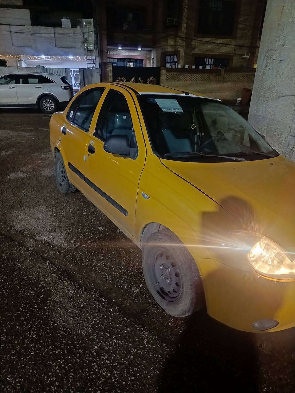 السلام عليكم
طيبه2015
سنويه وهزه جديد سياره بسمي
جاهزه كامله مكمله حته تبريد ثلج
كبل للشارع اي نقص مابيه
كير ومكينه وصدر خير من الله 
مدومشه وكامله
سعره37ورقه 
للاستفسار اكثر متواجد فيس واتساب
***********
