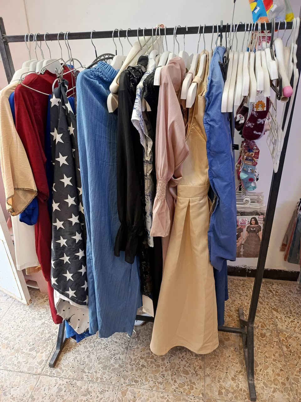 سلام عيكم عندي شلعة ملابس متنوعة جديد مال تصفية محل كله جديد اليحب يتفضل خاص والجاد بالشراء رجاءاا واسعار جملة واقل ومفرد هم اليحب ياخذ وتتوفر خدمة توصيل بغداد والمحافظات
بعد اكو غير ذني 
واكو شي ان ان هم


**إذا كنت صاحب هذا الإعلان وتريد حذفه لأي سبب، رجاءا أرسل رسالة إلى الدعم الفني**