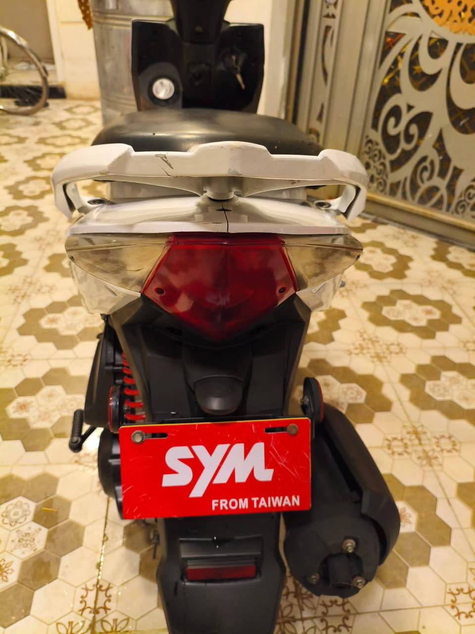 السلام عليكم 
للبيع دراجه سايم نحله موديل 2018 كيج الكتروني صالنصه رياضي لايت عالي ناصي قفل جنطه كهرباء صلف هندر كهربائيات كلها شغاله مابي كل نقص ملاحضه دراجه بدون اوراق السعر 700بي مجال قليل مكان دراجه زراعه  ***********
