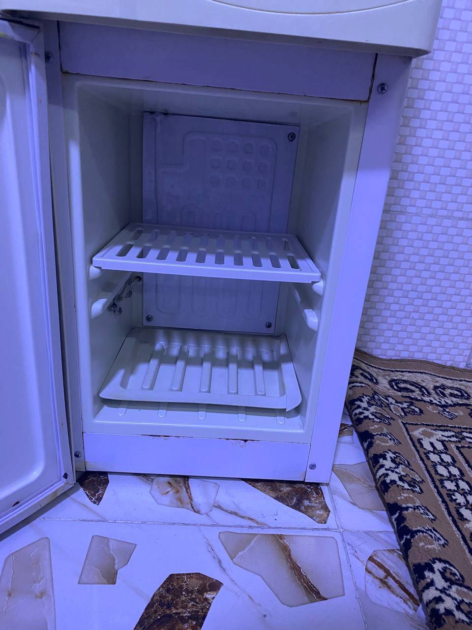 عليكم براد البيع شغال كل عيب مابيه نضافه فول مكان كركوك حي العسكري شركت طارق والسعر 55وبيه مجال وتصل على هاذه الرقه ***********
