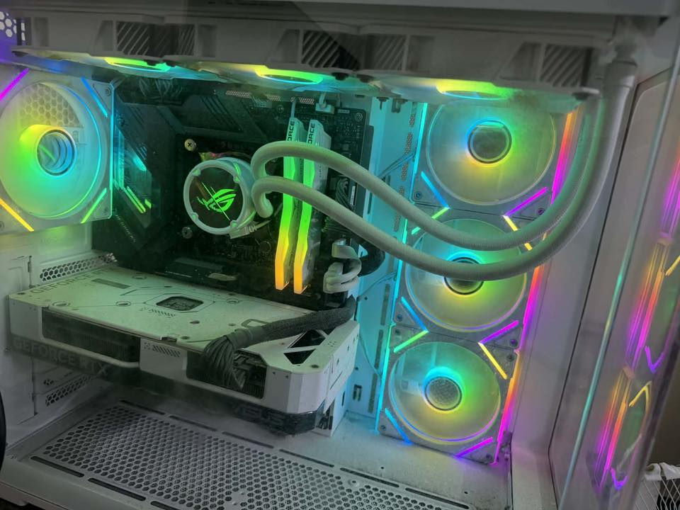 للبيع كيس وشاشه وماوس وكيبورد وups بطاريته عاطله
Rtx 4070 super asus dual 12gb white 

15-14600kf 

 z790 aours elite ax d5

Ram 32gb 6000 t force rgb 2x16  white 

Psu 800w fsp pci-e 5  bronze 

Cooler asus rog strix lc 2 white 

M.2 nvme gen 4 c970 1tb 6290mb/s 

Case sama 2851a white
شاشه asus tuf 165hz
السعر مليون و900
***********
