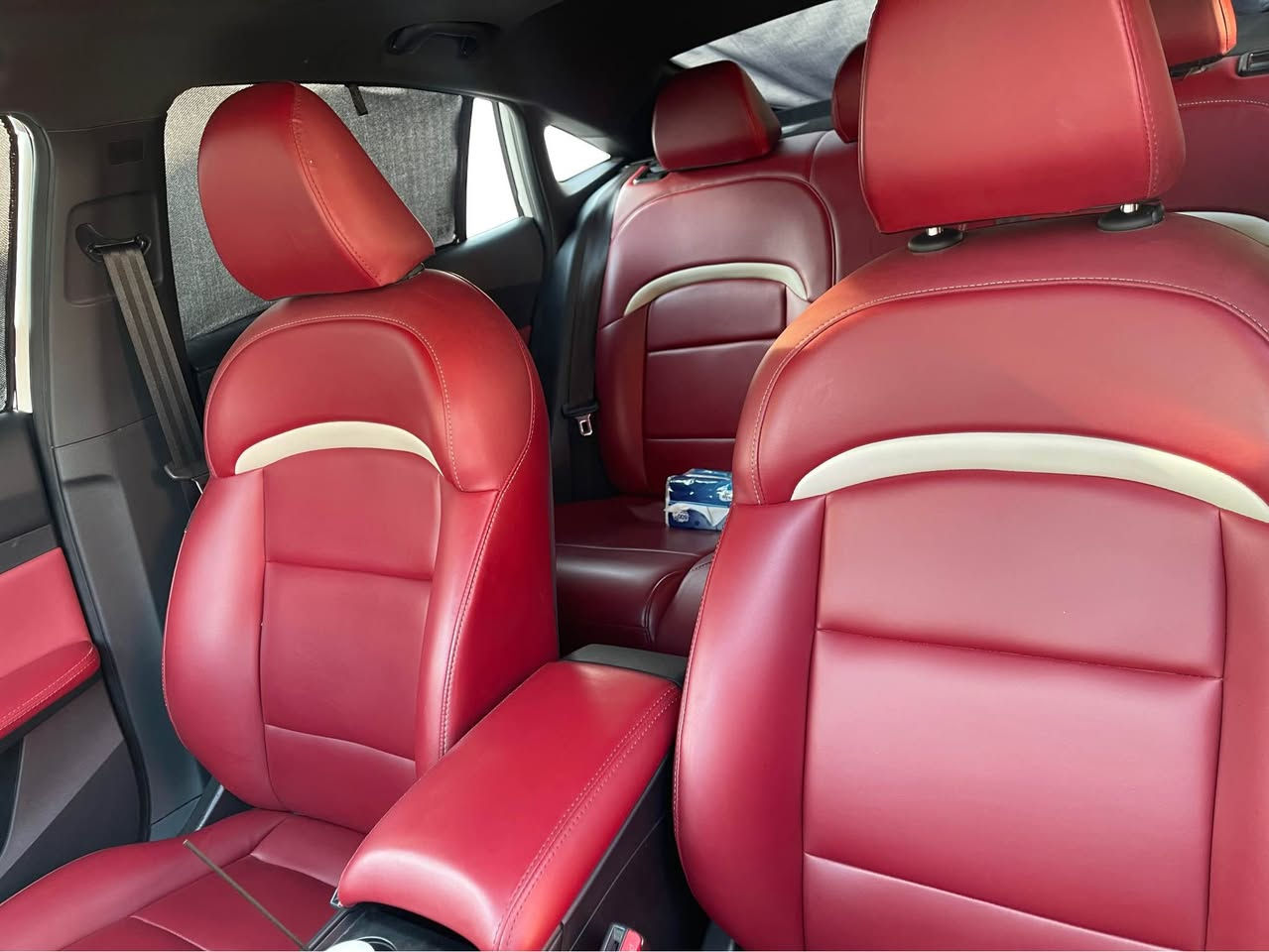 🚗 للبيع: أم جي MG GT 2025
📍 مكان السيارة: كركوك 
📞 للتواصل: ***********

🛠️ المحرك: 4 سلندر – 1500cc تنفس طبيعي 
السعر :: 127 وبيها مجال 

⚠️ حالة السيارة:
•سياره كفاله عامه من دعاميه للدعاميه بدون صبغ بدون تعديل بدون اي شي سياره كلش نظيفه وفول مواصفاات 
اعلى فئه بالمواصفات 
•
• 
⚙️ المواصفات:
• محرك: 1500cc طبيعي اقتصادي وعزم قوي
• كير أوتوماتيك 8 نمر دبل كلتش
• شاشة كبيرة + نظام Apple CarPlay و Android Auto
• 4 كاميرات خلفية وحساسات
•كاميرا 360 دواره
•هاندبريك بصمه 
• تشغيل بصمة وستارت
• تحكمات ستيرن
• مقاعد مخمل
•داخل احمر لونين
• إنارة LED أمامية وخلفية
• تبريد قطعتين
• كروز مثبت سرعة
• وسائد هوائية وأنظمة أمان ABS / ESP
• داخلية مرتبة جداً كركوك, العراق
