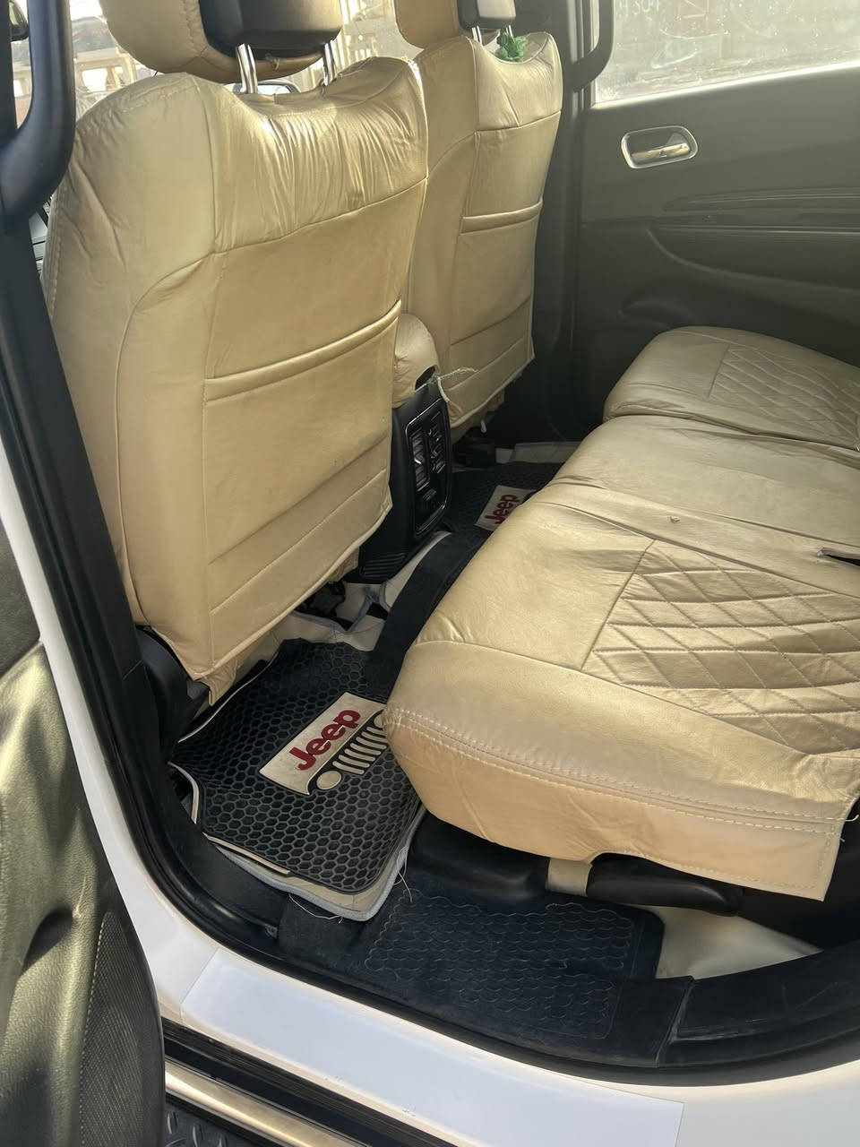 السلام عليكم 
دورنكوً. موديل ١٢ وراد كندي محرك وكير بلاديه مكفول وحداديه وتخمً تاير بيها طربتين جاملق الخلفي ثلاث قطع تبريد تشغيل عن بعد رقمها بغداد مكاني بلبصره سعرها 175


**إذا كنت صاحب هذا الإعلان وتريد حذفه لأي سبب، رجاءا أرسل رسالة إلى الدعم الفني**