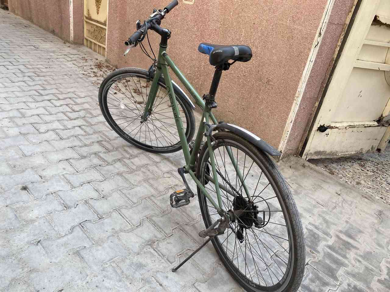 بايسكل c700 ياباني مال سباقات السعر 75 وبي مجال الرقم لتواصل ***********
