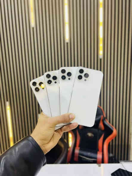 بسم الله الرحمن الرحيم 
توفر 13 برو ماكس بكل ذواكر وألوان 
مكفول من الفتح والتبديل ✅ 

مركز نور الخليج 
البدير مقابيل محلات ال عيسى 
        ***********
