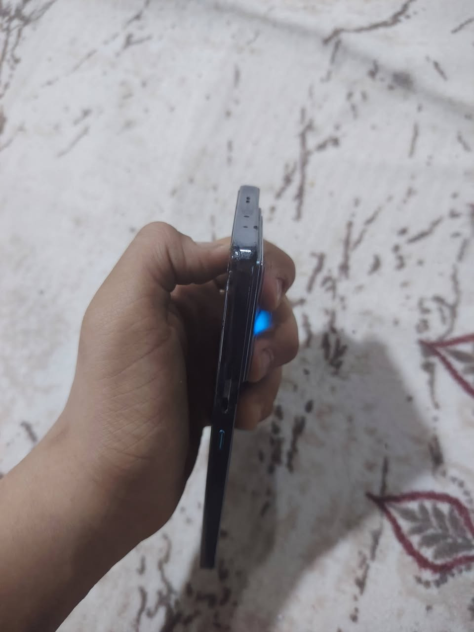 سلام عليكم للبيع جهاز جي تي 20 ابرو بي كسور بل شاشه وبي خط سواد مثل ما اموضح بل منشور الجهاز جدن قوي بل العاب 120 افريم بل بوبجي الكامره مالته 108 MP ملحقاته كارتونه + افريز + واير ماله بدون شاحنه سعر 170 وبي مجال قليل عنواني كربلاء طريق بغداد عامود 153 هاذه رقمي الي عاجبه يتصل 7734467633
