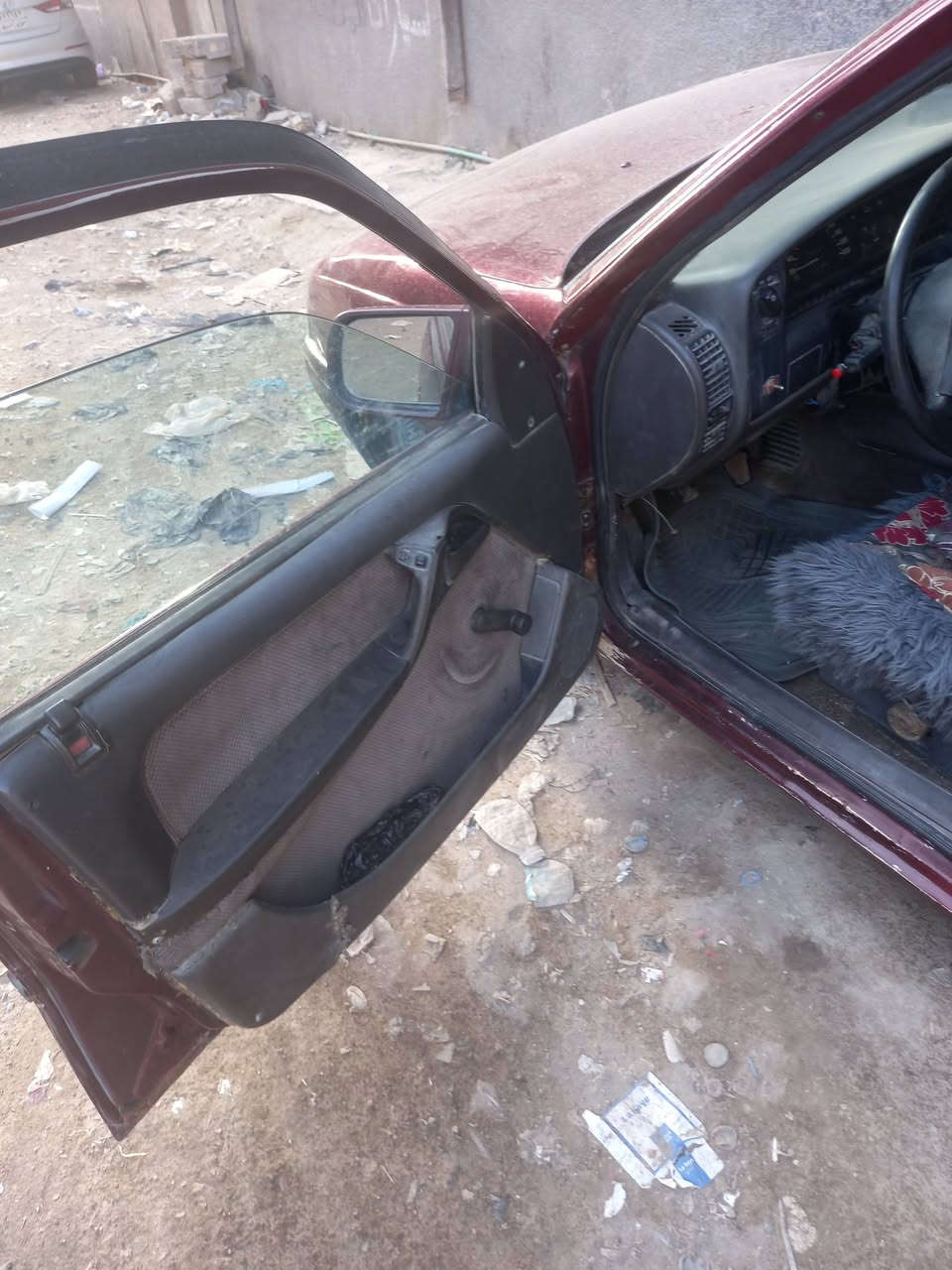 السلام عليكم
اوبل اوميكا ستيشن 
موديل ١٩٩١
كير ومحرك جديد حاويه 
رقم انكليزي 
غرفتها جديده ابلاديه شواصي شركه مكفول 
العنوان بغداد مقابيل مرور الحسينية 
رقم الهاتف ***********      /   ***********
السعر ٢٨ ورقه وبيها مجال
