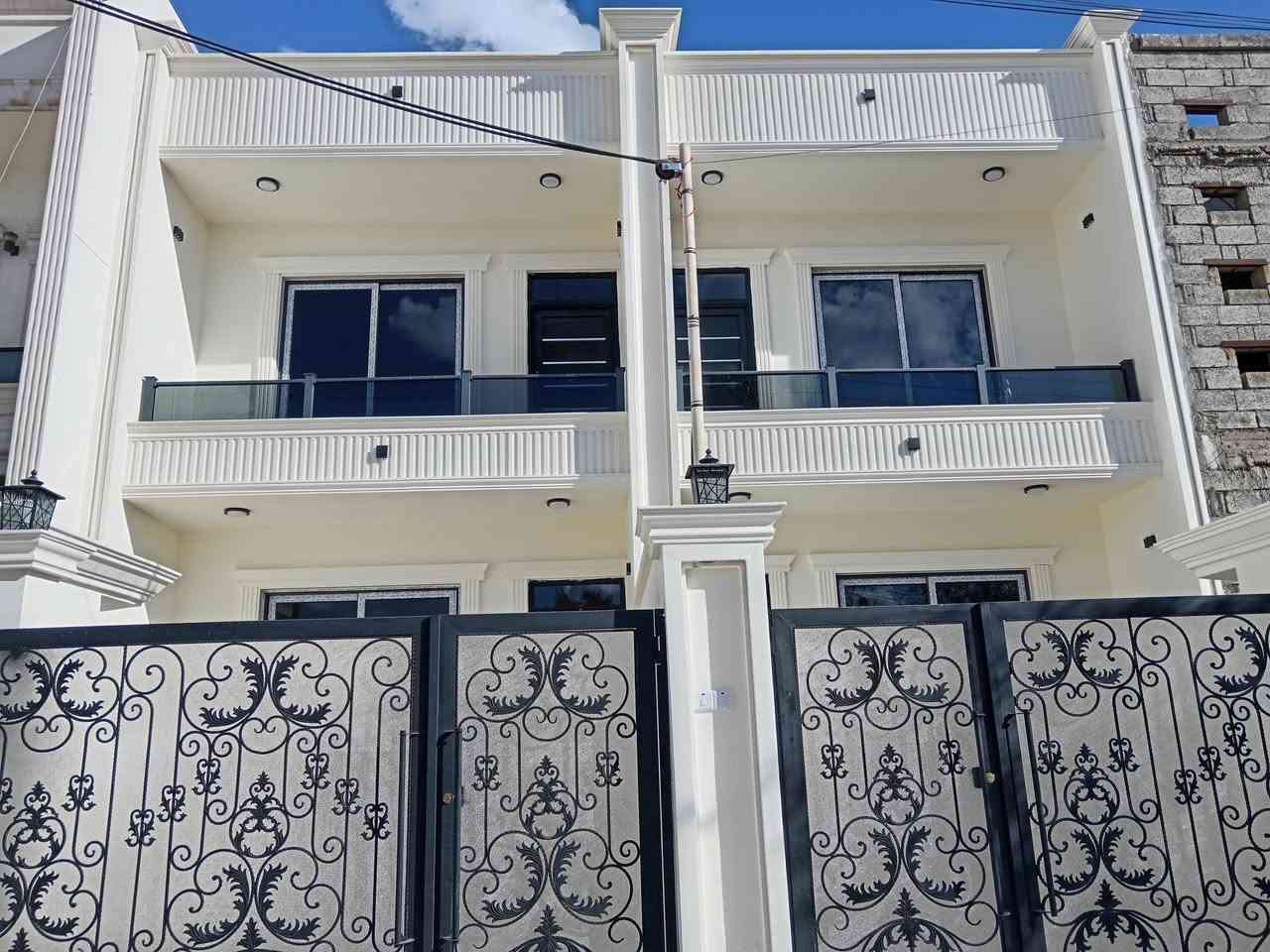 داران طابو طابقين للبيع
بناء حديث صفر فول مواصفات
مساحة كل بيت ١٠٠ متر واجهة ه م
العنوان /كركوك حي العسكري قرب مدرسة فتيان المستقبل
سعر كل بيت ١٢٠ مليون
للاتصال / ***********
