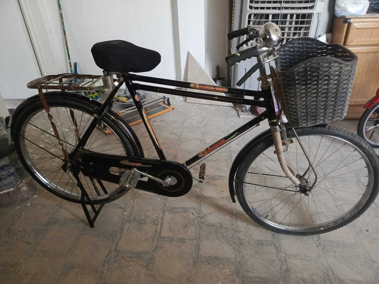 السلام عليكم
بايسكلات الهيرو ب 75 والاحمر ب 55 نضيفات فول مكاني كربلاء حي الوفاء رقم هاتف ***********
