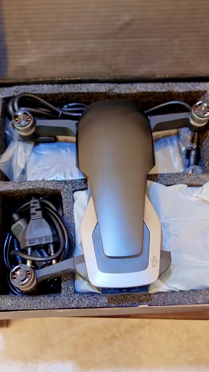 سلام عليكم درون dgi مافك اير ١ ابيع فحم مكسوره ذراع مالته  
بطاريه جديد او شاحنه جديده السعر خاص وانه خادم


**إذا كنت صاحب هذا الإعلان وتريد حذفه لأي سبب، رجاءا أرسل رسالة إلى الدعم الفني**