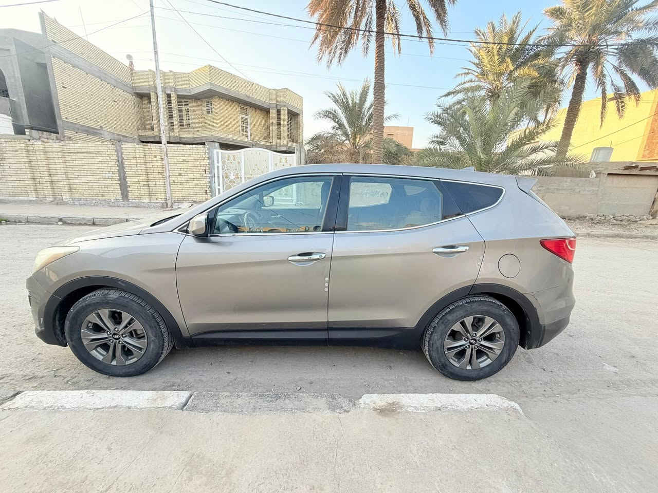 السلام عليكم سنتافيا وارد أمريكي السعر ١٤٥ $ وبيها مجال قليل  موديل ٢٠١٦ للبيع فقط الضرر موضح بالفحص  إدامة كاملة عليها صدر جديد ماشية ١٥٠ الف مكان بابل المسيب للاستفسار ***********
