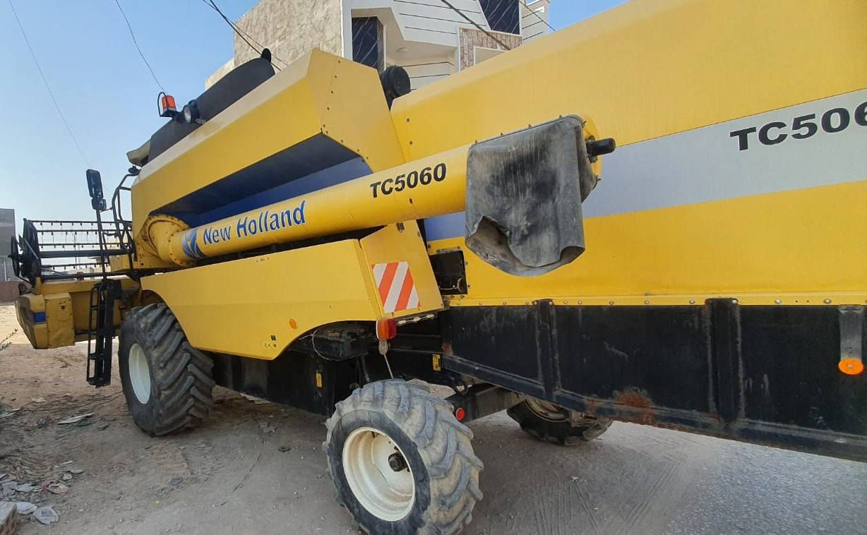 بسم الله الرحمن الرحيم
للبيع :
- موديل  2014 رقم أربيل مكفولة 
- 5  بلم  , دبل درام 
- طبله قلاب   15 
- دبل كشن 
- بم و نوزل 
- ساعات العمل 1700 تقريبا 
- الاتصال على الرقم   ***********   أبو محمد 
- المكان  :  حلة
