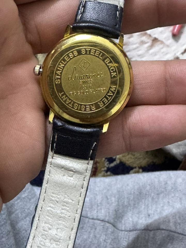 ساعة ذهب 18 ياباني امتياز سويسري اصلي 100‎%‎
سعر الساعة 150 الف مكان النجف 
هاتف:***********
