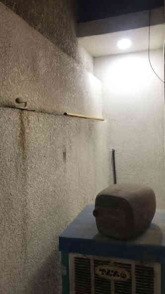 بيت للبيع في حي البنوك شارع الميثاق مقابيل قاعة الملاك للمناسبات 150 متر الواجها 7:50 والنزال 20 التفاصيل الطابق الاول كراج و تواليت خارجي ومطبخ واستقبال وهول ومناور عدد( ٢) مجمع صحيات وغرفة ارضي والطابق الثاني (3) وهول ومجمع صحيات وبيتونه وسطح عدد (2) بناء فوووووول للاستفسار على الرقم ***********
