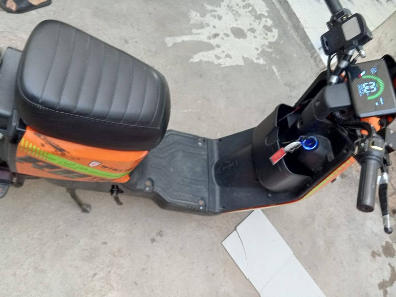 R11للبيع وليسٕ للمراوس
لون برتقالي 
سرعة 120
البطاريات5/..3جوة و2 فوك
نضافه مثل مثل صورة زلخ مابيها ملاحضه مهمه فقط كسر بگفر الگدام من ورة طسة مو دعمة 
سعر 575


**إذا كنت صاحب هذا الإعلان وتريد حذفه لأي سبب، رجاءا أرسل رسالة إلى الدعم الفني**