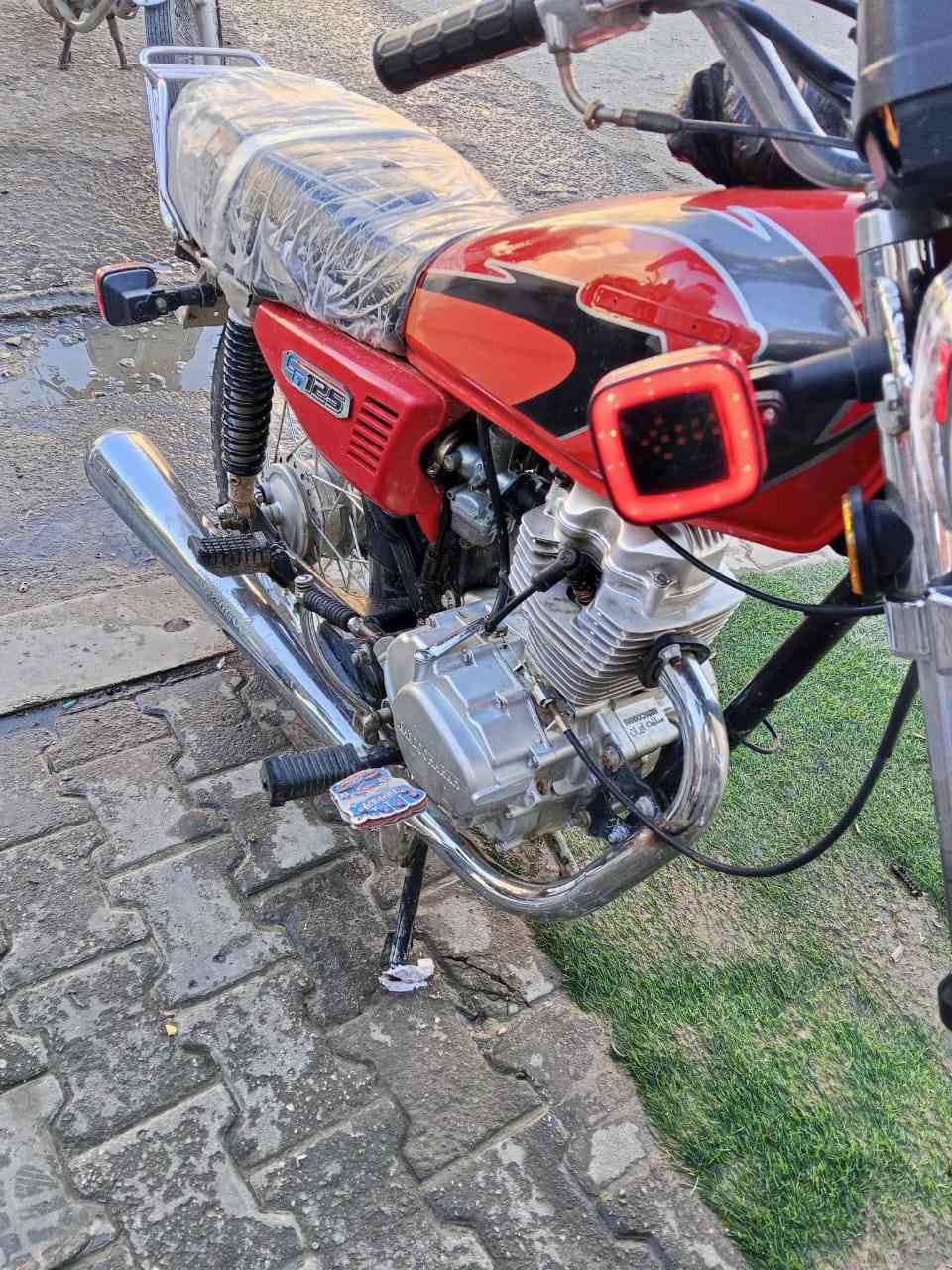 السلام عليكم اربعه كير مديل 21 وكيله حمودي العارضي  النمره الثالثه ماكو رايدها 700 وبيها مجال مستعجل عله بيعته ***********
