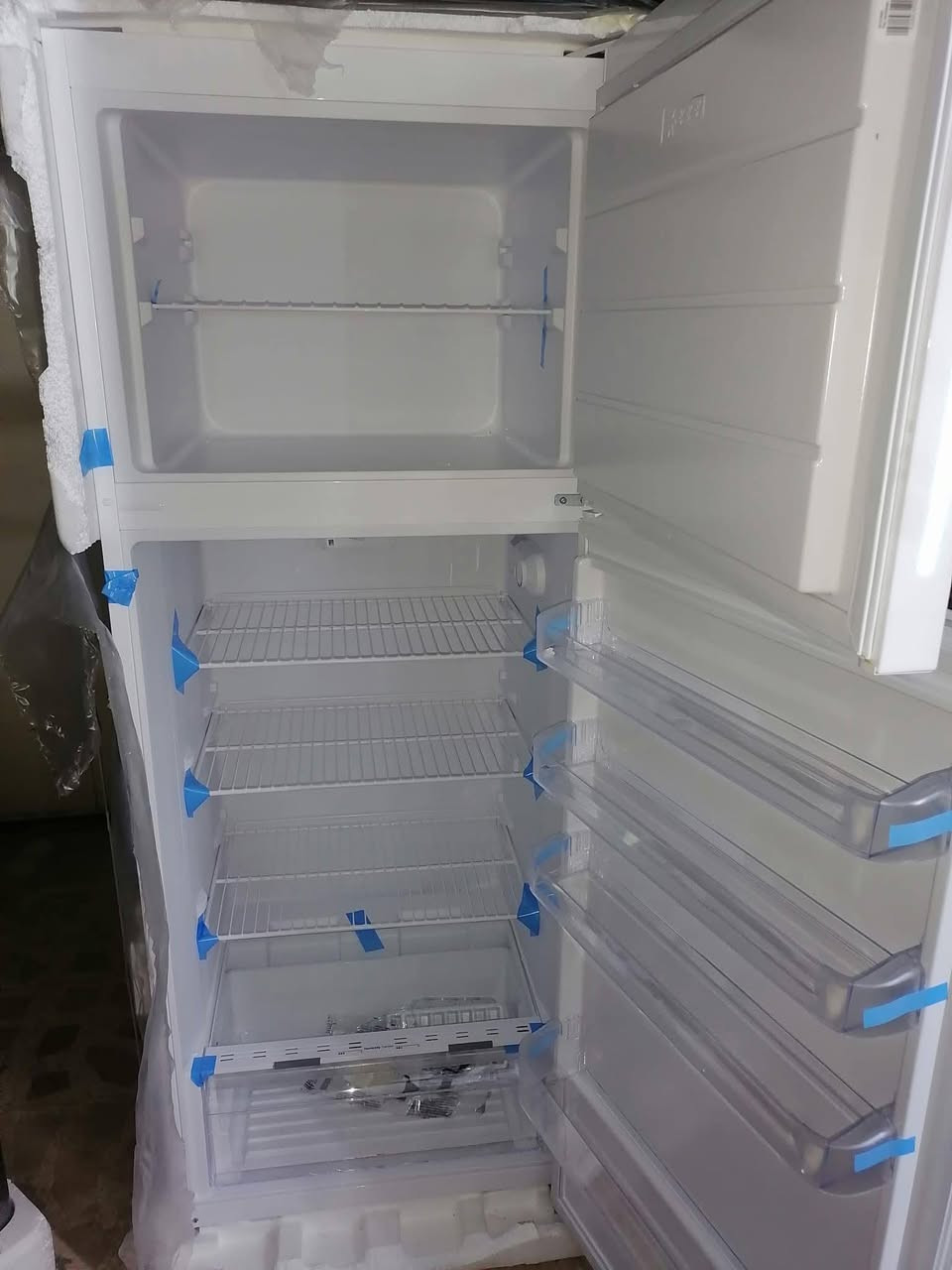ثلاجه اكبر حجم جديد غير مستعمل ((سعر 350 دولار)) عنوان زانكو99 تلفون اتصال واتساب فايبر ***********
