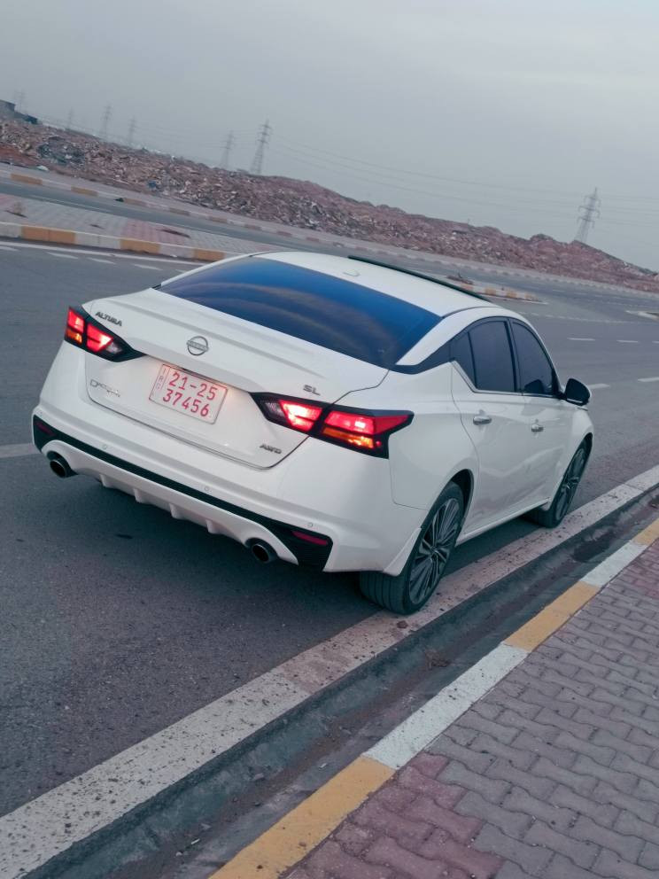 ئاڵتیما SL فوول فوول مۆدێل 2024 تەنها 17 هەزار ڕۆشتووە لای سایەق بۆیاغە بەشەرت شانسی و گیڕ و مەکینە . 
مواسفات 
1.کوشن جلد.
2.تحدید سورعە
3تبرید مرکزی
4.کامل ڕادار360
5. کامل کامیرە 360
6.کوشن هیتر  و کارەبایی
7.سوکان هیتر و ڤۆلیوم
8.سیستەمی دژە دزی .
9. سقف سلاید.
10.کۆنترۆڵکردنی خزان.
11.AWD
شاشە گەورە و کارپلەی .ویل کرۆم  
برێک بەسمە . و ئۆتۆهۆڵد. چەندین مواسفاتی تر .ژ،م  ( ***********)واتس ئاپ . كركوك, العراق
