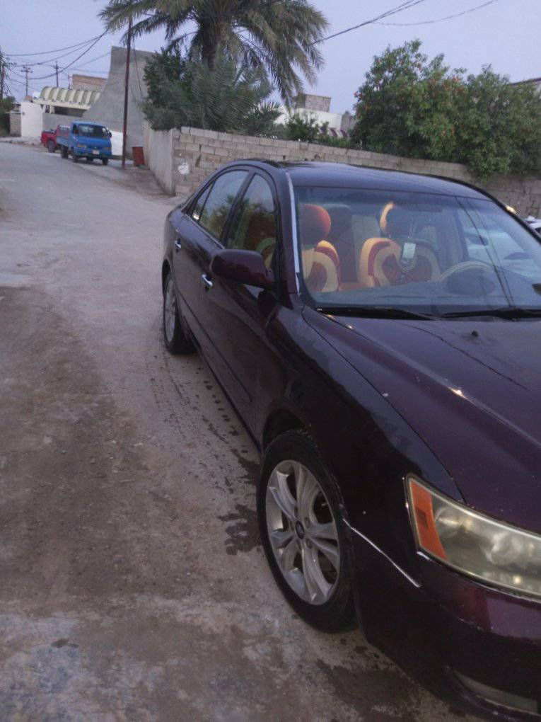 سلام عليكم سوناتا للبيع موديل 2006 وارد امريكي ضرر جاملوغ امامي السياره خير من الله كير او محرك مكفولات السياره حلوه السعر 85 الشراي يتفضل هاذه رقمي ***********
