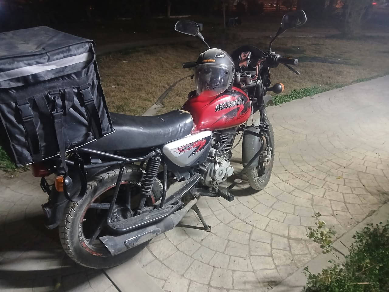 سلام عليكم دراجة  بوكسر للبيع موديل ٢٠ كاملة وبيهة كتاب ترقيم***********
السعر ٨٠٠ ألف
