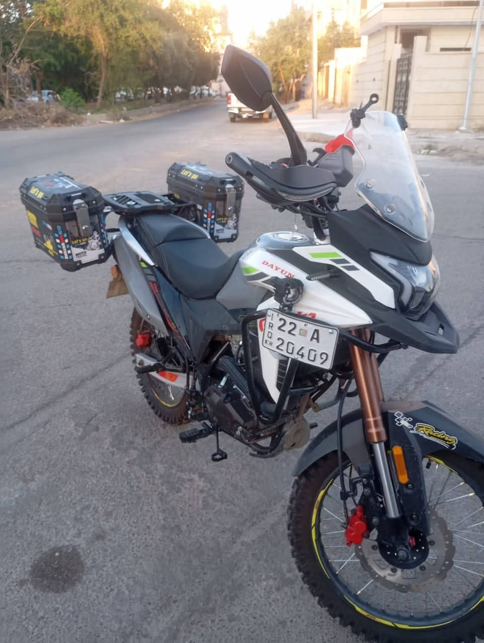 سلام عليكم ادفنجر للبيع محرك 300cc دراجه صفر موديل 2026  سعرها ٣ ملاين و ٢٠٠ و بيها مجال حك جيتك دراجه مرقم رقم اربيل تحويل ثاني يوم او وكاله ما بيها اي عيب و اوصوليه، مكلف بل نشر رقم صاحب الدراجه ***********
