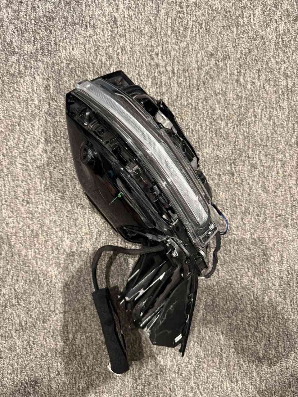 السلام عليكم مريا كيا سبورتج مديل 24 الاشاره والكامرا و الدشالي شغال
***********
