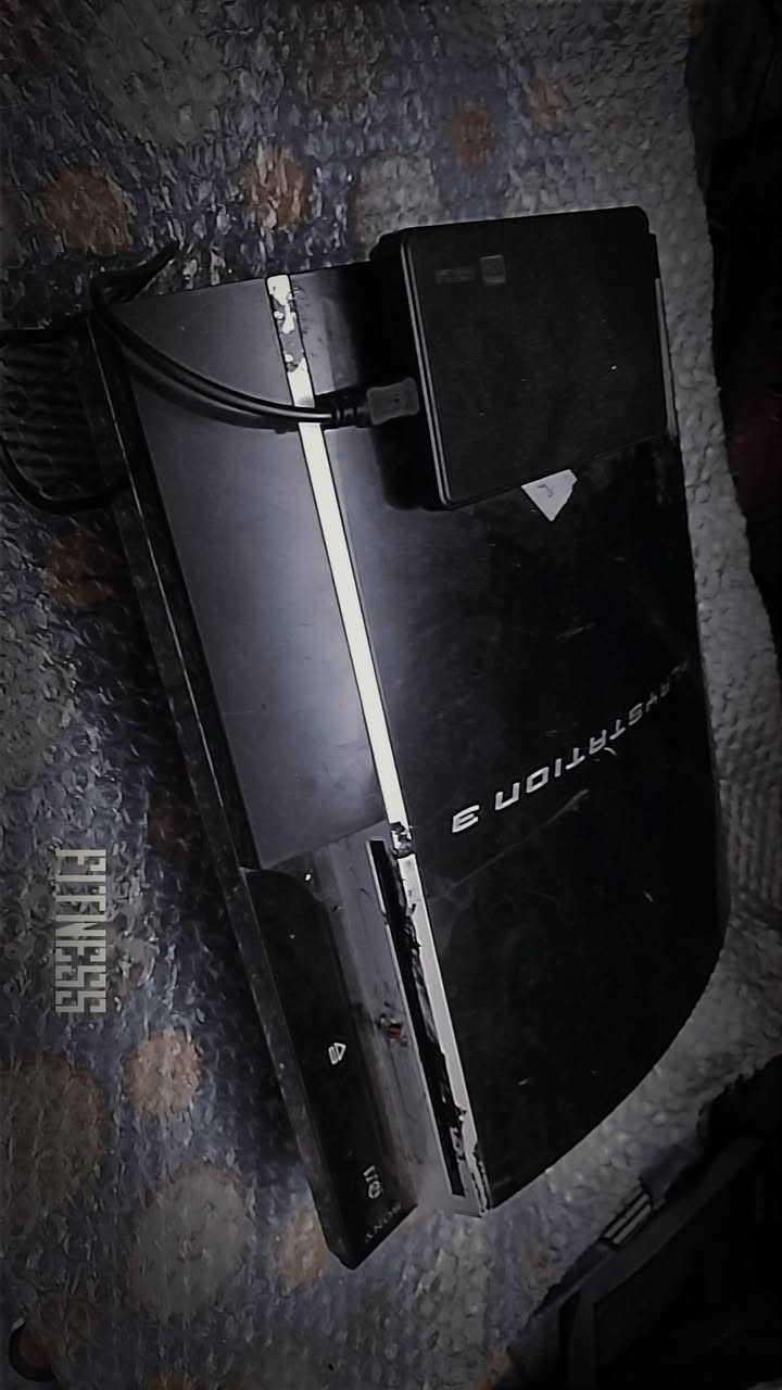 بلي ٣ مهكر للبيع ويا كامل ملحقاته ويجي ويا هارد ٥٠٠ كيكه هديه ويده اضافيه وبي ٥٥ لعبه نصهن قويات بي اله الحرب وبيس وغيرهن من الالعاب سعره ٨٥ وبي مجال


**إذا كنت صاحب هذا الإعلان وتريد حذفه لأي سبب، رجاءا أرسل رسالة إلى الدعم الفني**