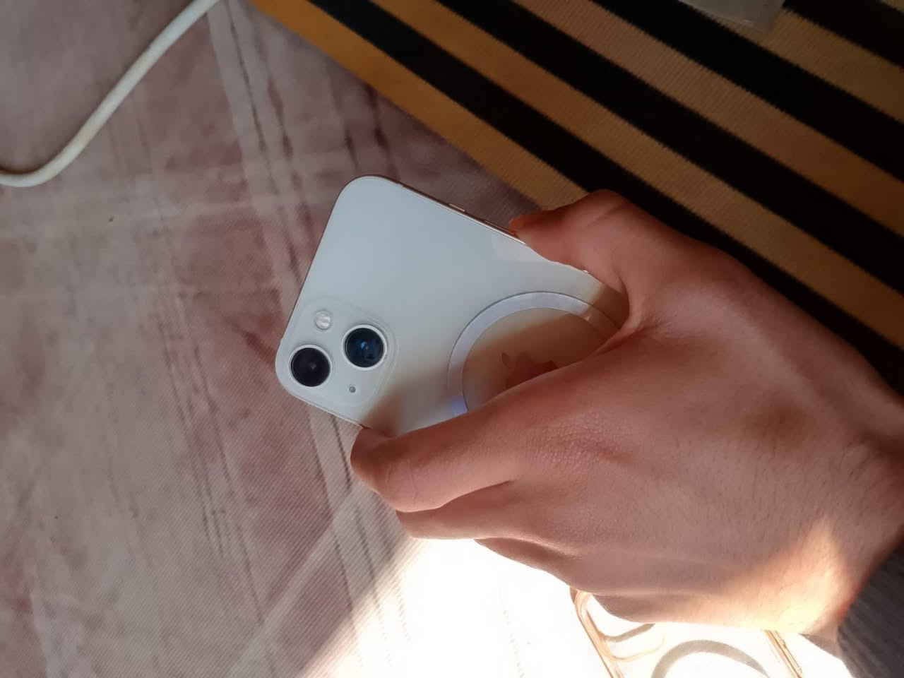 بعد السلام  آيفون 13 عادي للبيع ذاكره 128 نضيف فول ما مفتوح بطاريه 87 نموذج M  السعر 440 الف وبي مجال بسيط 
الموقع النميصه 

‭0787 860 8470‬
