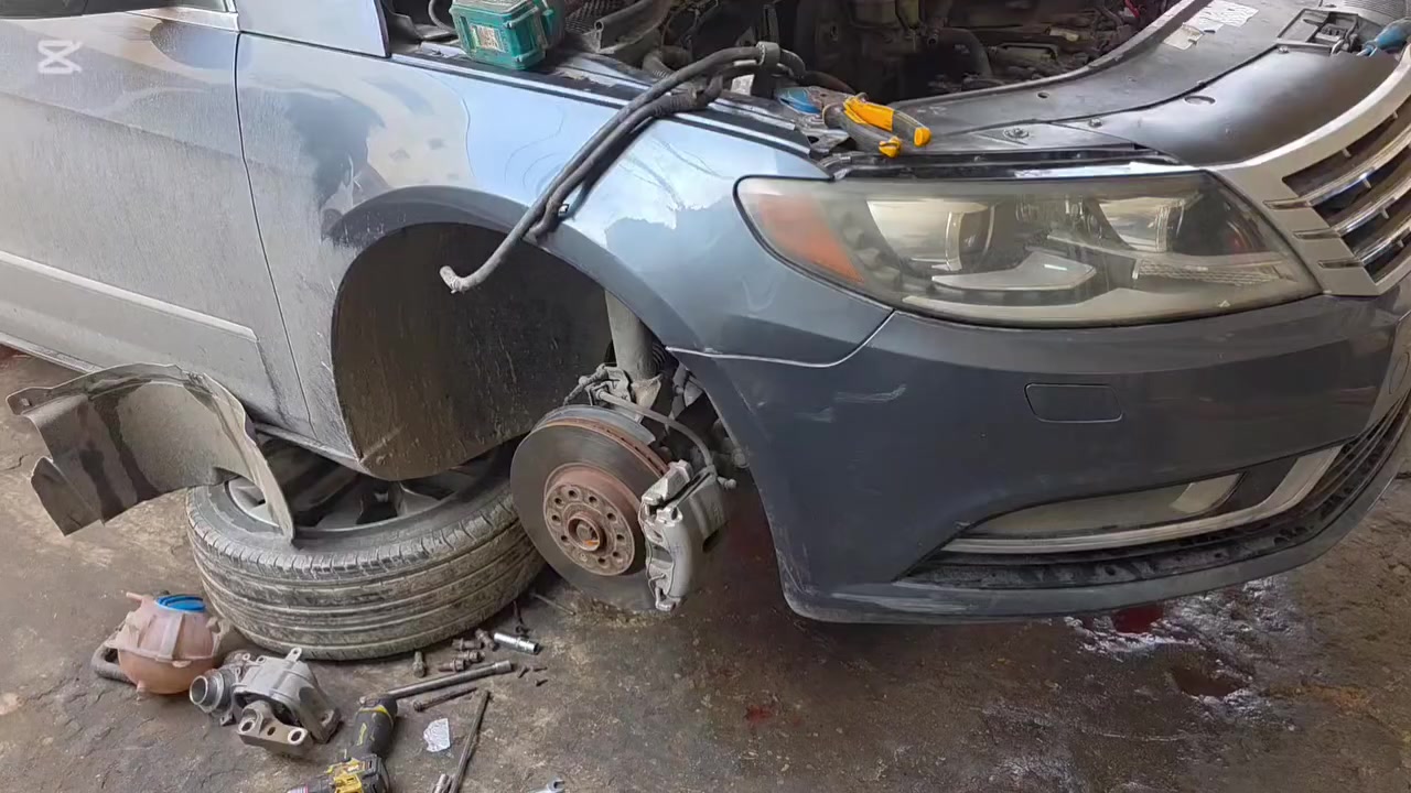 سلام عليكم اخوان 🌹🌹
باسات سي سي محرك 2000توربو  بيها صوت قوي بل تشغيل وبيها كام شفت مقفول وهل شي غلط ⚠️⚠️ الفايبرات كلها مكسرة💥 مال زنجيل تم تبديل المحرك و الفلاوين رجعت بلاد صافية مع ضمان 10ايام عن العمل والادوات 
صلاح كولف لتجارة قطع غيار السيارات والصيانة 🔧
بغداد شارع النضال 
***********
