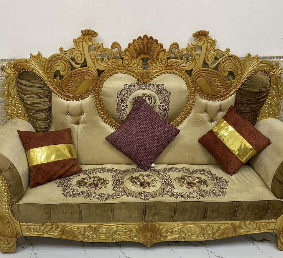 للبيع تخم ملكي 10 مقاعد جديد سعره مليون وربع ***********
