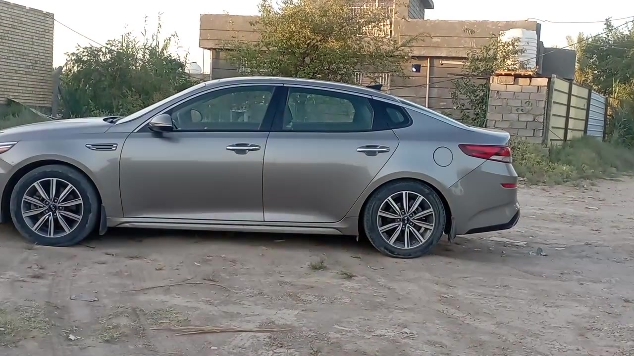 اوبتيما 2019 امريكي
. حادث كلش خفيف دعاميه 
رقم نجف  تحويل ثاني يوم مكينه 1600 تيربو مكينه 
اقتصاديه وناعمه وقويه حيل 
سيارة فول الفول مواصفات -EX— اعلى فئه بل اوبتيما
بانوراما  3 حركات
دبل گزوز 
قطعتين تبريد 
لايتات كله لد نهاري امامي خلفي
 كشاف ضباب
كشنات جلد
كشنات كهرباء تدفئة تبريد الامامية
كشنات بيهة خزن ميموري سيت
ستيرن تدفئه
اناره داخليه بلادي متغيره من الشاشه
اناره ترحيب بليدات وبل مري من تتقرب يم السياره 
تسهيل دخول وخروج يعني الاستيرن والكشن يرجعن من تطفي السيارة ويتقدمن من تشغلهة 
سماعات شركه :Harmon gardon اقوه مضخم 15 سماعه
سايد بريك بصمة
شاشه كبيره + خرائط GBSتحديد 
ابل كار بلي +واوندرويد اوتو
تحديد مسار وتثبيت مسار
مثبت سرعه 
3 وضعيات قياده comfort +Smart+Sport + گير عادي
 بصمه ابواب وبصمه تشغيل
مرايه وسطيه حديثه نضام تضليل الضواء العاكسه
اوتو هولد 
نقطة عمياء
5 ويل كب 
حساس اطارات الهواء 
توقف ذاتي
رادارات امامي خلفي جانبي
حساس امامي خلفي جانبي
اشاير بلمري
مري قلاب
نضام ABS
مانع انزلاق
جنطه تفتح عند الاقتراب
 وباقي المواصفات الفول
السياره جديده حيل مابيها اي نقص جاهزه من كلشي ومداريها مال جناي عليها تخم تاير جديد ودامه كامله 
عنوان بابل
السعر١٣٥ وبيه مجال بعد المعاينه ملاحظه المكينه مفتوحه بس رجعتهه شغل درجه اولى كله وكاله


**إذا كنت صاحب هذا الإعلان وتريد حذفه لأي سبب، رجاءا أرسل رسالة إلى الدعم الفني**