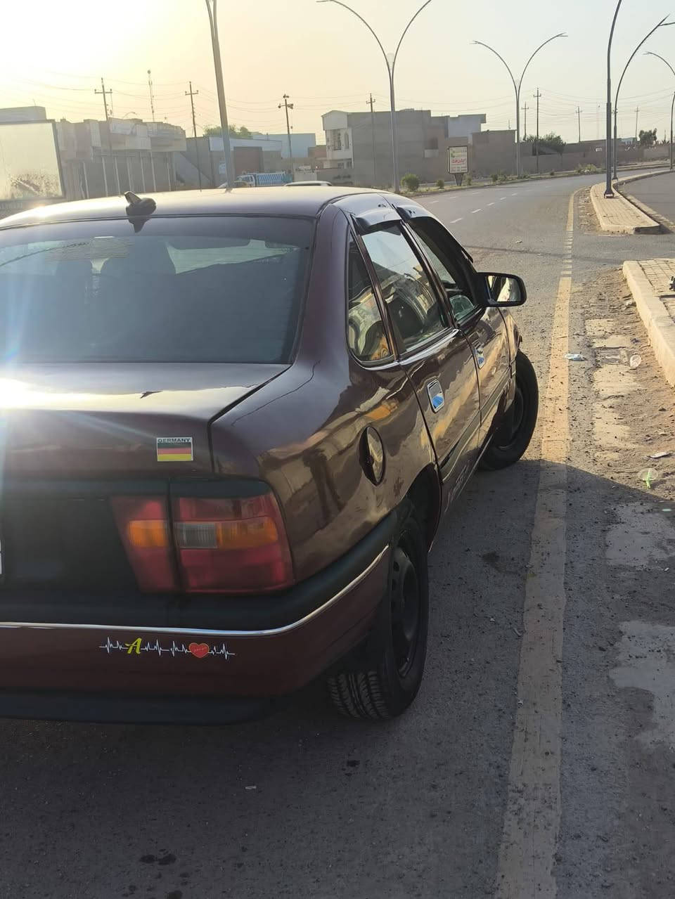 مكفول بالنشر
‏سلام عليكم . . . .  عندي سياره فكترا موديل 89
‏
‏السياره مصبوغه عام  الكهربائيات كلها شغاله صدر نضيف 
‏
‏المحرك 2000  . . .  سيارة تحويل بنفس اليوم مشروع
‏ وطني 
‏
‏السعر 32 وبيها مجال اذا انت شراي
‏
‏المكان سامراء
‏
‏الهاتف ***********  
‏
‏
‏
‏
‏ 
‏
