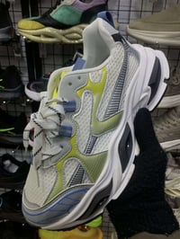 احذية جملة • كمية متوفره • تواصل خاص