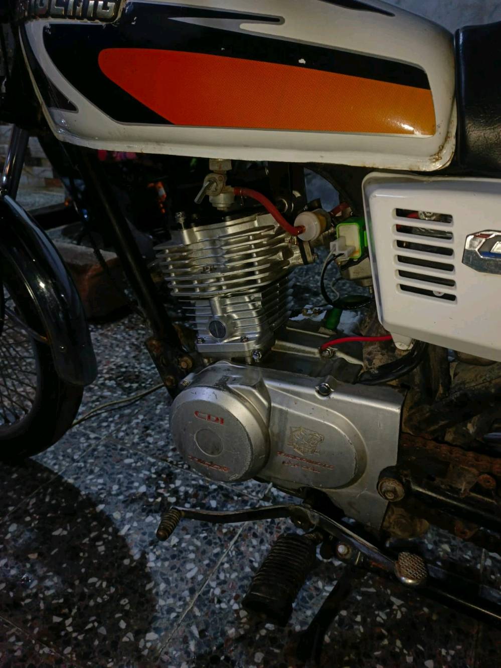 سلام عليكم شباب دراجه ايراني 🇮🇷نوع تايكر اربعه كير موديل 21كهربائياة كلها شغاله نكره هندر دبلات كلها شغاله دراجه حلوه ونضيفه مكاني بغداد الجديده متوفر واتساب 