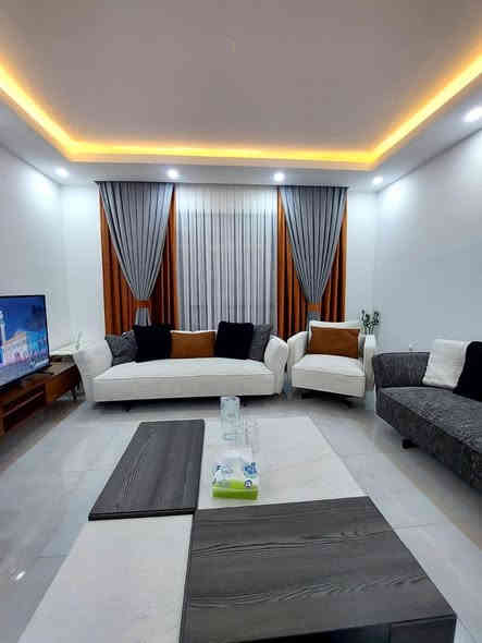 شقة للبيع على نظام قرض المصرف العقاري القديم بدون فائدة في مجمع النسيم ستي حي الجهاد.. المساحة ١٤٠ متر غرفتين نوم وصالة.. مؤثثة بالكامل..
تدفع للبائع مبلغ ١٩٥ مليون.. 
ومبلغ القرض المتبقي ١٢٥ مليون.. القسط الشهري ٦٥٧ ألف.. مجهزة بتدفئة وتبريد مركزي انفيرتر VRF اقتصادي.
اطلالة مباشرة على محلات بوليفارد النسيم..  
للتواصل والاستفسار ***********
متوفر واتس اب..
