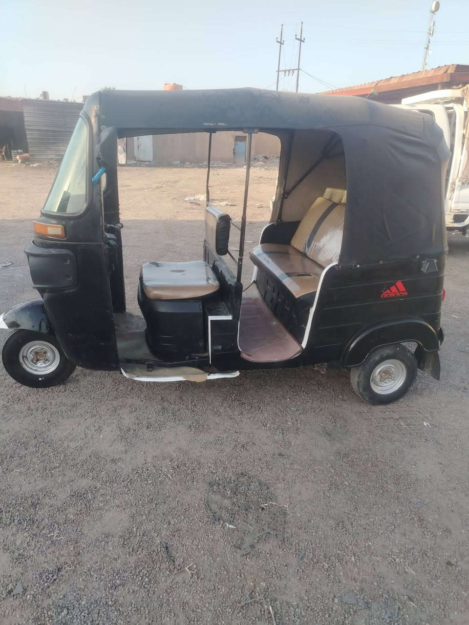 ١٩ شهر ال١١ داخله ٢٠ وراق كشره محرك مكفولات  سعر خاص تكتك جاهزه ***********
