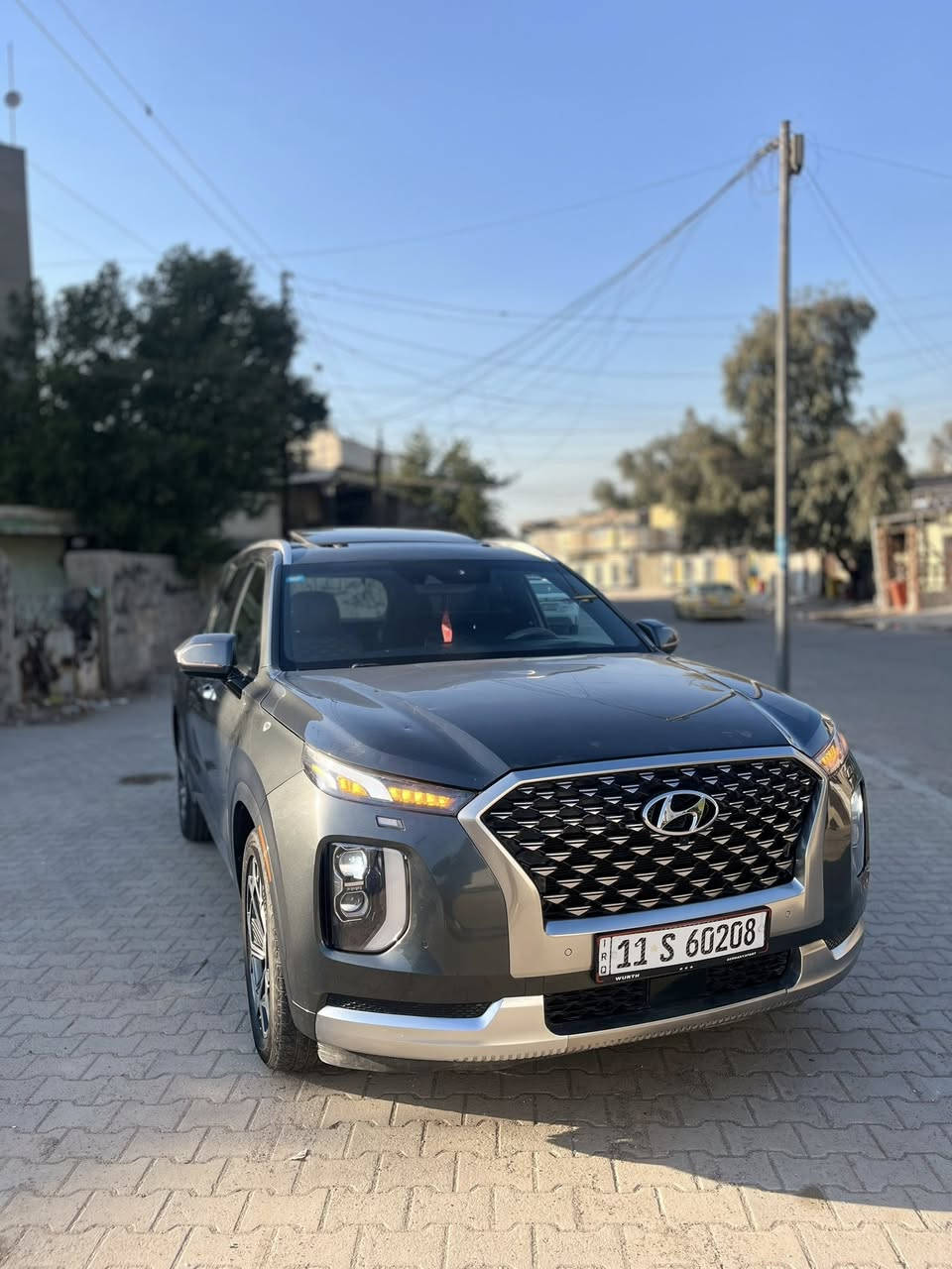 لبيع 2022كلكرافي معروفه مواصفاتها السياره بدون صبغ بدون تبديل فقط بارد بل بنيد والسونار موجود وصور الحادث موجوده ماشيه 82الف مكان السياره بغداد معروضه 310وبيها مجال *********** علي
