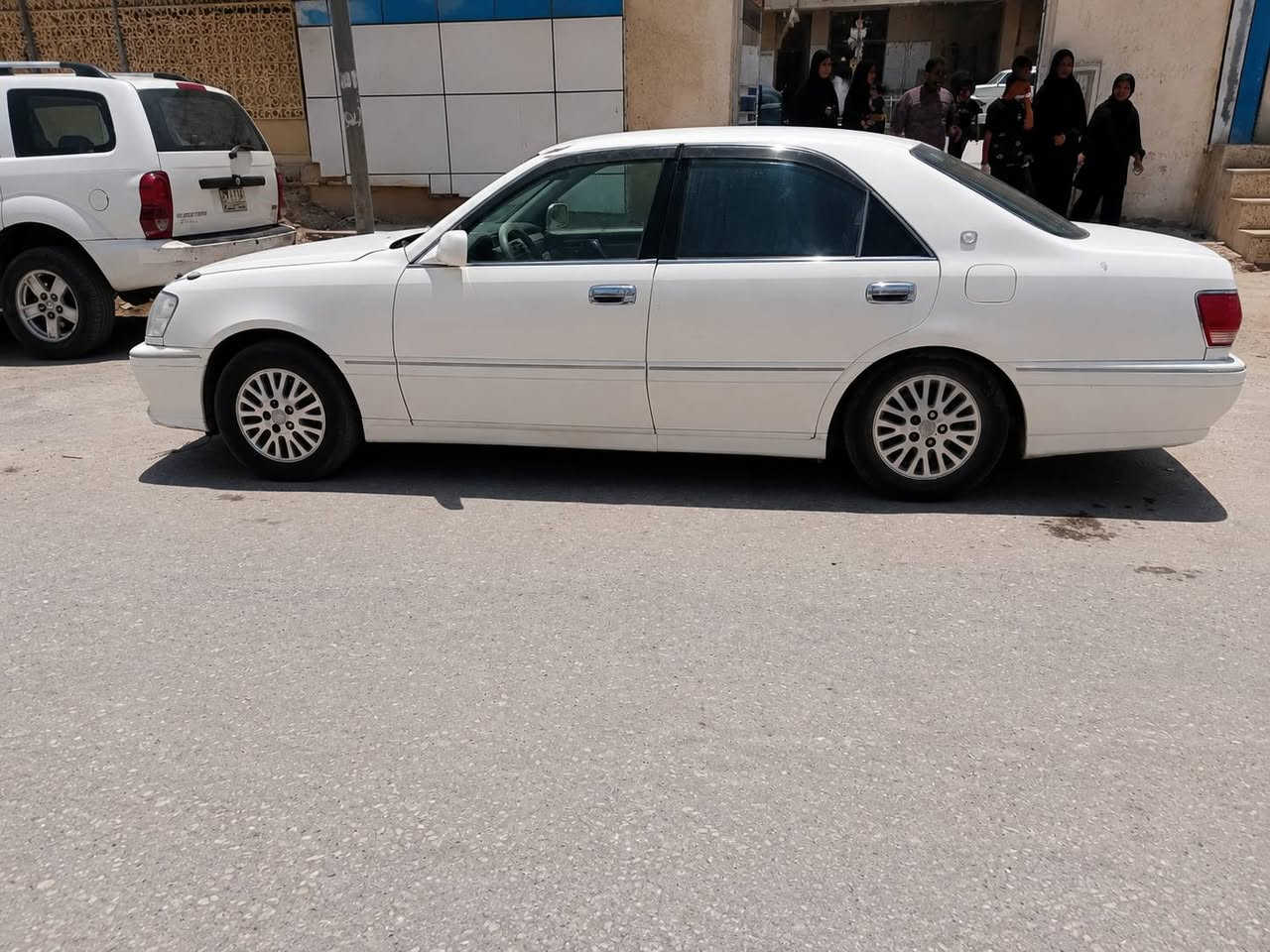 سلام عليكم كراون ملكه للبيع ادوات ادوات كصه جنطه حداديه تبريد تخم تاير سياره جاهزه كلش حلوه سعر 36وبيه مجال وشراي بي خير ويدلل مكان نجف شارع الحولي ميلاد للاستفسار 
#***********

