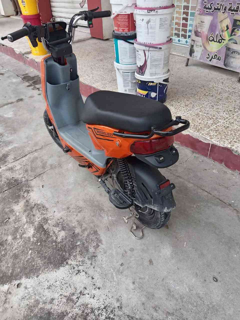 السلام عليكم 
ماطور شحن للبيع نوع كوريا MR
مستخدم شهر واحد فقط شرط بطاريات على فحص 
مواصفاتها VIP
مثبت سرعه 
كشن جنطه خزن 
ثلاثة انضمة تشغيل 
كرت بصمه سويج 
وباقي الموصفات 
ماطور نضيف معنه الكلمه تجي وتشوف بعينك 
السعر 330وبي مجال عنون موصل حي الرفاعي 
استفسار اتصال على رقم ***********
او مراسلة الصفحه
