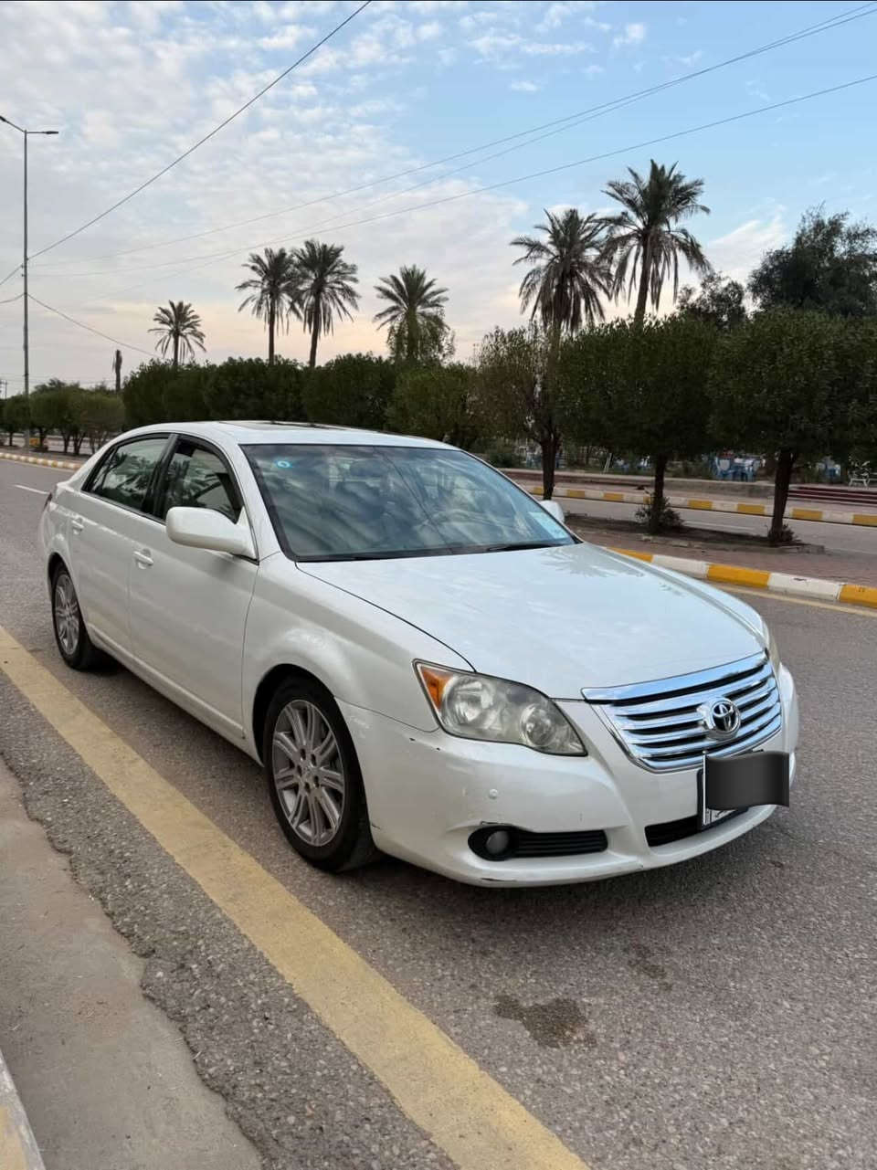 افلون للبيع
السونار مرفق 
ضربته فقط باب خلف السائق 
المكان : ميسان 
السعر  : 110
هاتف : ***********
تفاصيل اكثر اتصل وتدلل

