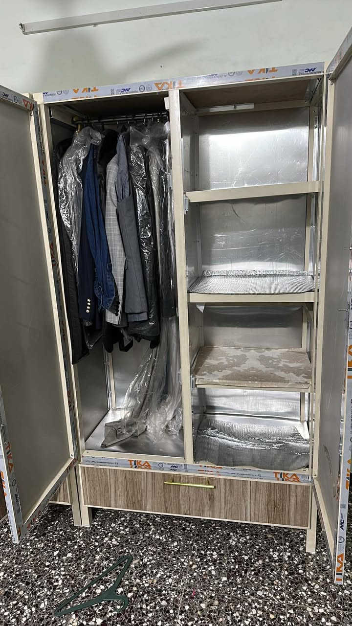 الكنتور ثنينهن ب٢٥٠ وبي مجال والميز الطعام ب٨٠ قفل والبردات خمس مترات ب٢٥ ومال التخم ٢٠ الف مكاني بغداد الغدير


**إذا كنت صاحب هذا الإعلان وتريد حذفه لأي سبب، رجاءا أرسل رسالة إلى الدعم الفني**