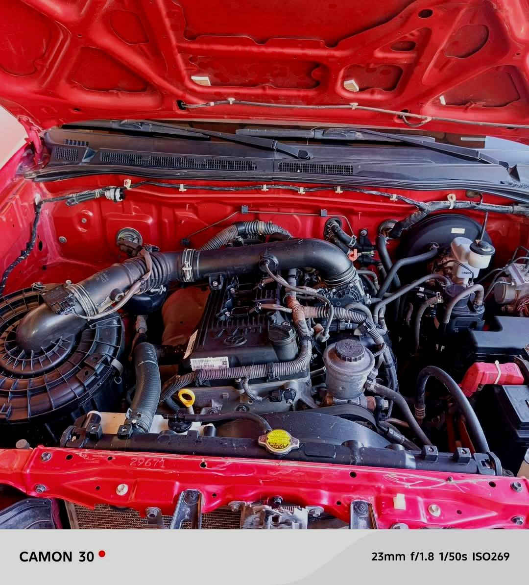 السلام عليكم ورحمه الله وبركاته هايلوكس 2014 فورويل كويتي سياره اوتوماتيك كفاله عامه جديده بمعنى الكلمه افحص واقتنع واني خادم تخم تاير جديد صدر امامي خلفي جديد ماشيه 160 حقيقي رقم واسط تحويل ثاني يوم باسمي مجدد وكامل مكاني واسط الشيخ سعد بالخدمه سعر المبلغ 220 وبيها مجال وحياكم الله اتصال فقط ما متواجد على الفيس رقم الهاتف 🫲***********🫲
